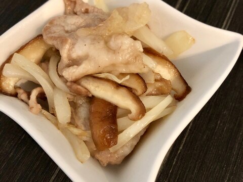 【お弁当◎50g豚肉で】玉ねぎと椎茸の鶏ガラ炒め
